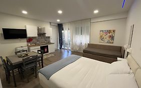 F Rooms Napoli Via Sementini