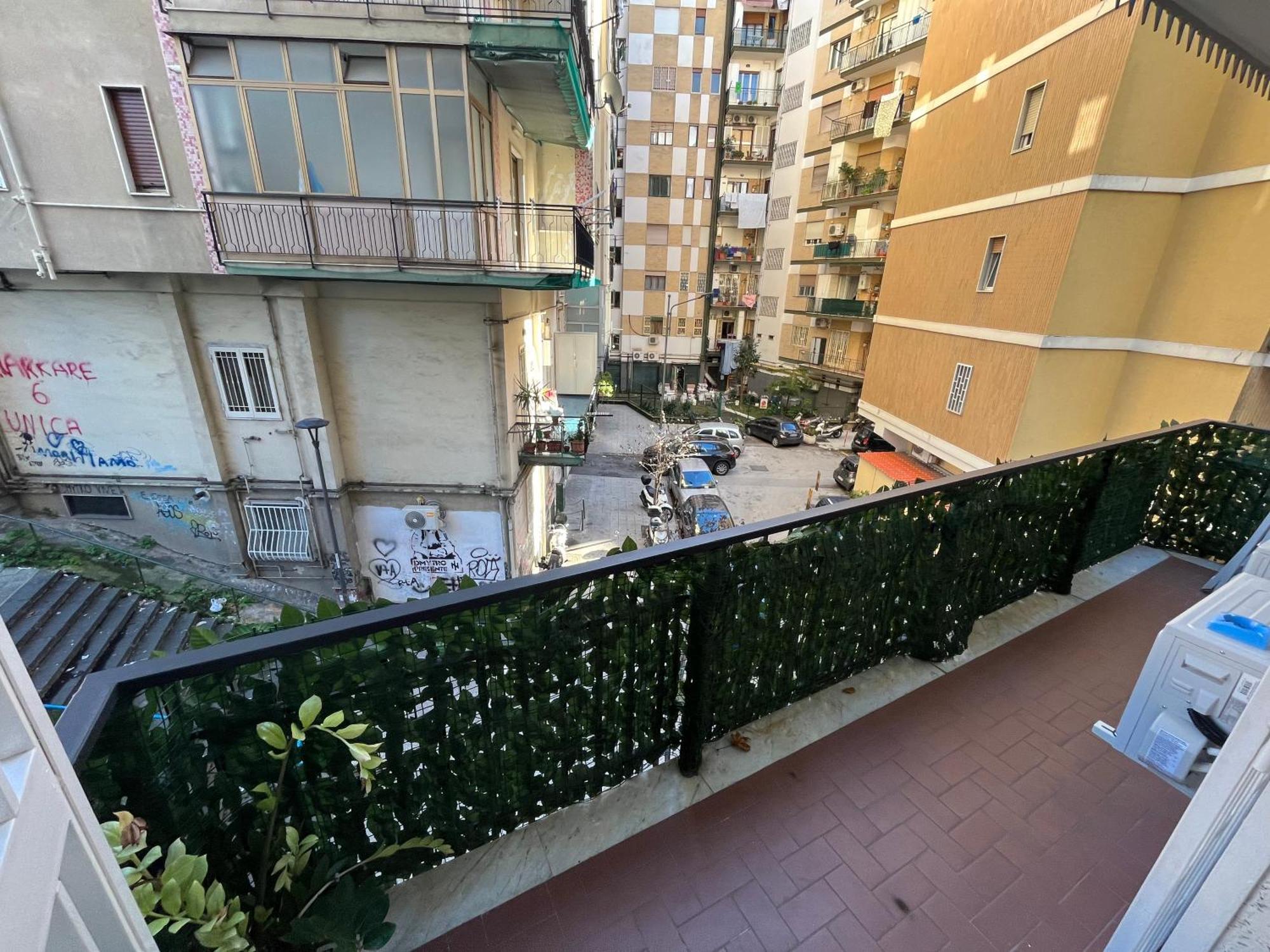 F Rooms Napoli Via Sementini Esterno foto