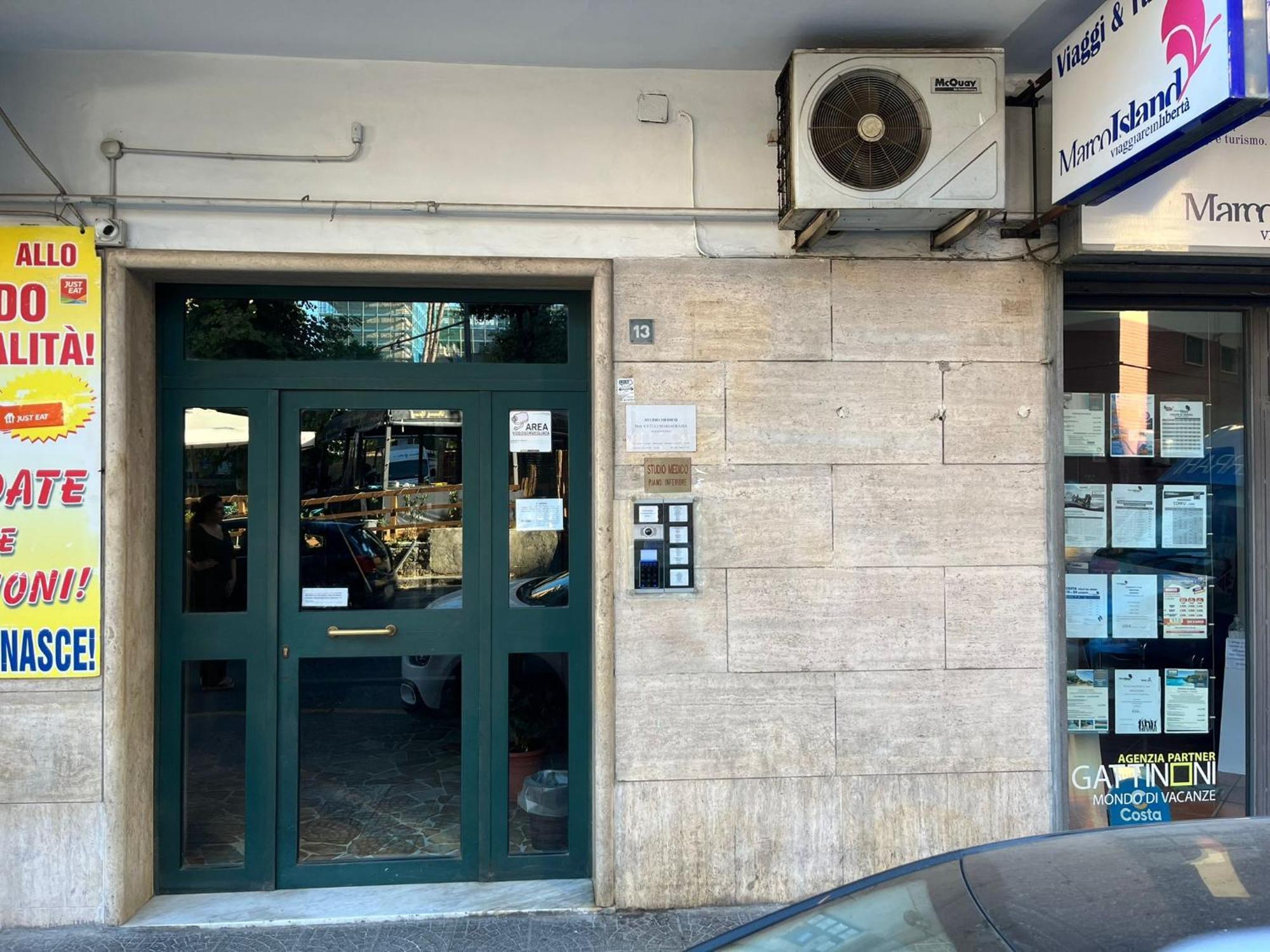 F Rooms Napoli Via Sementini Esterno foto
